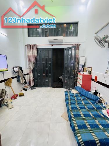 Bán nhà gần Tân Hoà Đông, Bình Tân, 4x9m(36m2), 2 tầng, sổ vuông,giá chỉ hơn 3tỷ.090103009 - 2