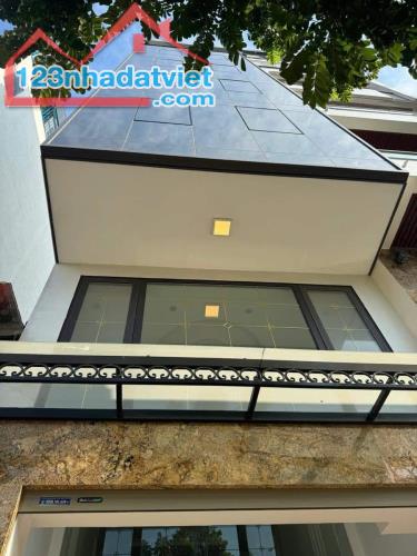 BÁN NHÀ MẶT PHỐ MỸ ĐÌNH, KINH DOANH, BUILDING, VÍP, DOANH THU 200 TR/TH 80M2 42 TỶ.