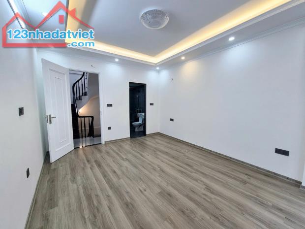 25M2 NGUYỄN XIỂN - 3 NGỦ - NHÀ ĐẸP - KINH DOANH - Ô TÔ - ĐẦU TƯ - CHỈ 4 TỶ - 0983458219