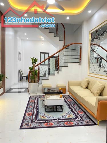 BÁN NHÀ MỚI ĐẸP ĐƯỜNG KIM GIANG, GẦN Ô TÔ, NỘI THẤT XỊN, 34M2, 4 TẦNG, GIÁ 6.9 TỶ.
