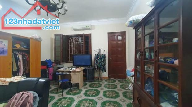 Nhà 4 tầng Hoàng Quốc Việt 100m 26 tỷ Cầu Giấy HÀ NỘI qua Hồ Tây gần nhà lên Lotte Mart mu