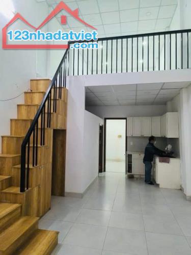 Cách mt Huỳnh Tấn Phát 20m, Trung Tâm Q7 , 59m2, 2 Tầng , chỉ 4.3 Tỷ