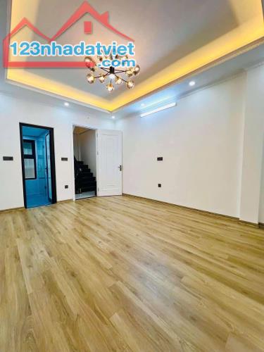 BÁN NHÀ 5 TẦNG (30m2) - NGUYỄN KHÁNH TOÀN, CẦU GIẤY - GIÁ 5.85 TỶ - 2