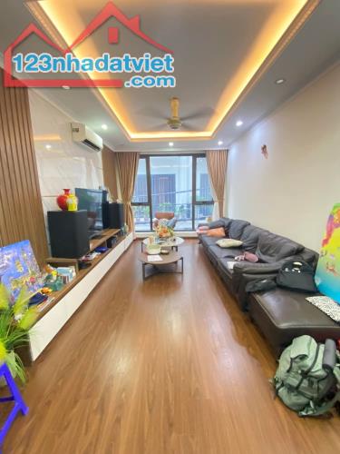 KHU VIP HÀNG KHÔNG NGUYỄN SƠN 50M2 x 6T FULL NỘI THẤT OTO NGÕ THÔNG. 11,6TỶ