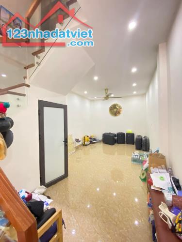 KHU VIP HÀNG KHÔNG NGUYỄN SƠN 50M2 x 6T FULL NỘI THẤT OTO NGÕ THÔNG. 11,6TỶ - 4