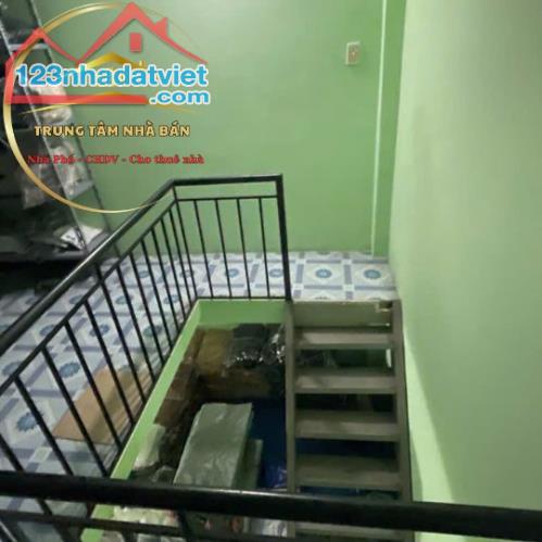 Bán nhà CỰC THƠM Hẻm số 3 đường Tân Thới Nhất 3, 68m2 ngang 4,6 mét, 1 trệt 1 lầu chỉ 3,6 - 4