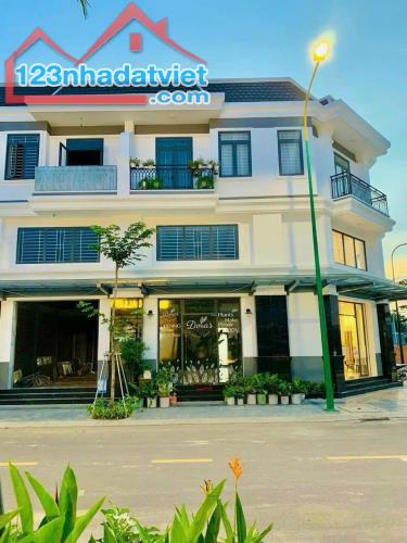 Bán nhà phố 1 trệt 2 lầu, TTHC thành phố mới Bình Dương, 80m2, giá 2,6 tỷ - 1