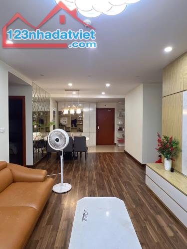 Bán CHCC 136 Goldmark city 110m2 (3PN), Sổ đỏ chính chủ, 7.5 tỷ còn TL. Lh:0854145141.