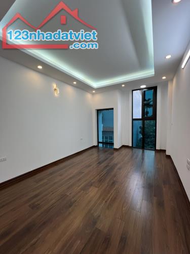 SIÊU PHẨM NHÀ ĐẸP, GARA Ô TÔ TẠI THỌ AM, THANH TRÌ DT: 40M2 - 4