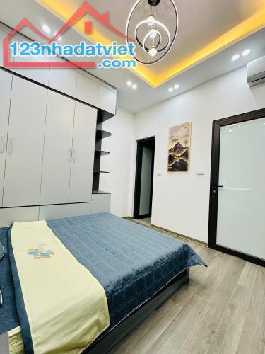 Nhà Đẹp Ở Ngay - Kim Mã - Ba Đình - Dt :26m2*4tầng*5mMT * bán 5,65tỷ - 3