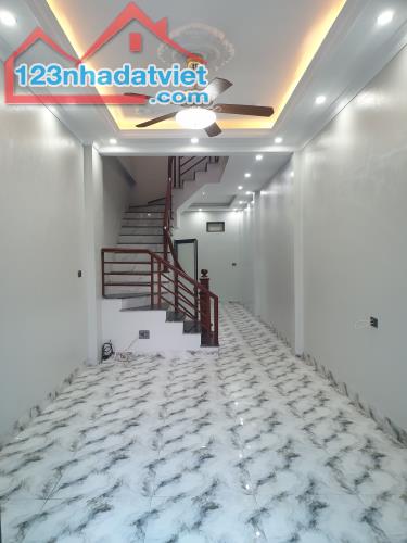 BÁN NHÀ ĐẸP 1.75 TỶ 3 TẦNG 46M2 NGÕ THẲNG ĐƯỜNG NGUYỄN VĂN TRỖI