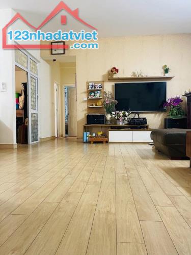 Bán chung cư No17-2 Sài Đồng-Long Biên-100m 3n2wc tầng trung-giá 4.5 tỷ (thương lượng)