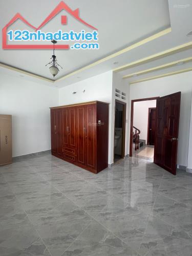 Nhà 5x16 khu nhà phố có công viên, Đường 12m thông, Trệt 3 lầu ST, giá: 9,850ty TL - 3