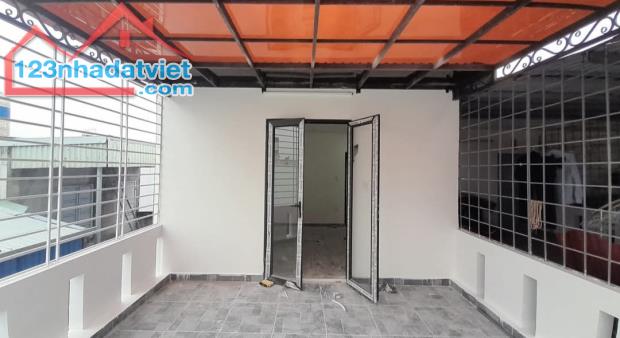 Bán nhà Văn Cao, Đằng Giang, Ngô Quyền, HP. 4 tầng, 65m2, 5 tỷ. Ngang 4,5m, đường 4m, t1 - 5