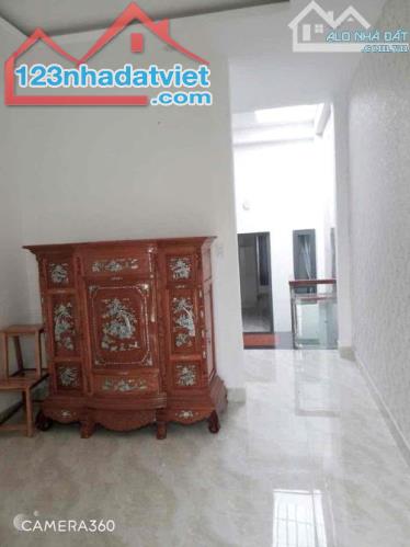 Bán nhà 03 tầng Kẹp cống Nguyễn Thúy, Hòa Minh. Cách Biển 200m. DT: 86m2, 5.5 tỷ TL - 4