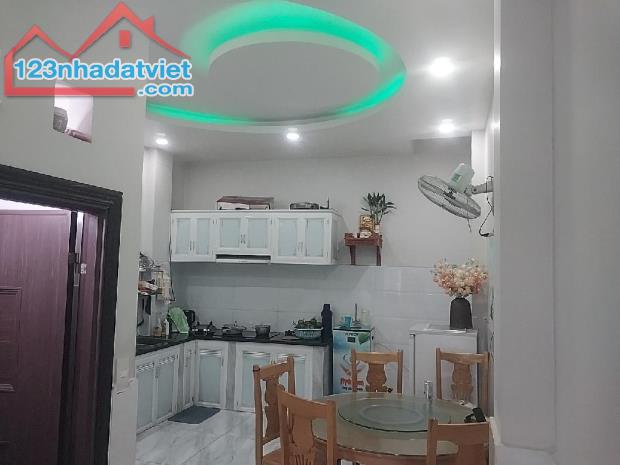 Bán Nhà Bình Tân 4 Tầng 44m2 Hẽm 4m Ở Ngay Chỉ 3 Tỷ 9 - 2