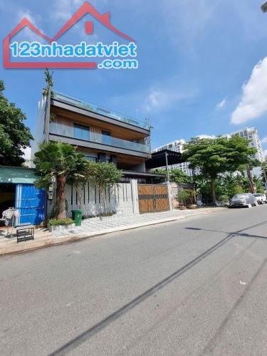 ĐẤT BIỆT THỰ 306m2 - FULL THỔ - 100m Ra Đường PHẠM VĂN ĐỒNG - Trước Đất là CÔNG VIÊN