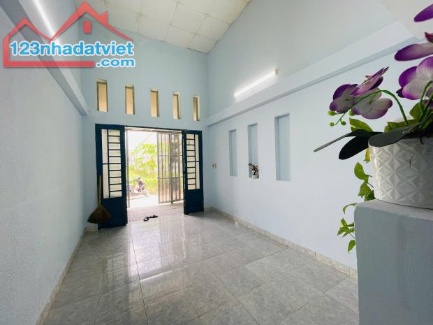Bán Dãy Trọ 8 Phòng Thu Nhập 12TR/ Tháng,168m2,Sổ Riêng,Giá 810 Triệu - 1