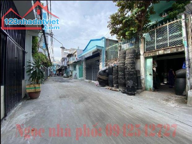 BÁN NHÀ DIỆN TÍCH KHỦNG 213M2 SỔ SẴN GIÁ CHỈ 15TỶ TL