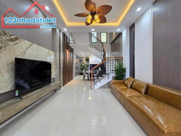 🏡 NHÀ MỚI XÂY - 3 TẦNG - MẶT TIỀN ĐƯỜNG 7M5 - GẦN BIỂN 🌊 - CHỈ 5.X Tỷ.