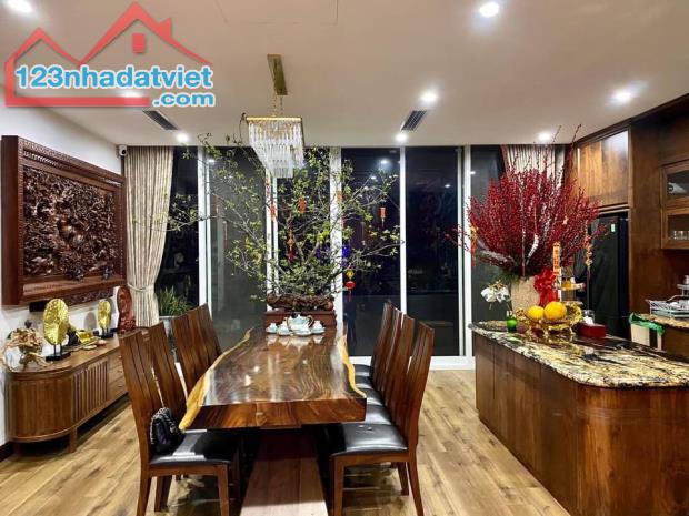 Biệt thự KST Sài Đồng, vỉa hè, kinh doanh, DT270m2 mặt tiền 20m, 4 tầng giá nhỉnh 55 tỷ - 2