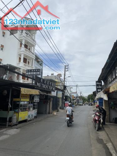 Bán Nhà 3 Tầng, Gần Ngã 3 Nguyễn Duy Trinh - Đỗ Xuân Hợp,85m2 (4.4 x 19 )Hẻm Xe Hơi,6.9 Tỷ
