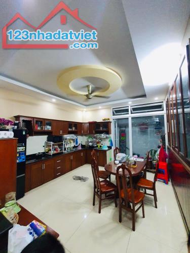 Bán Nhà 3 Tầng, Gần Ngã 3 Nguyễn Duy Trinh - Đỗ Xuân Hợp,85m2 (4.4 x 19 )Hẻm Xe Hơi,6.9 Tỷ - 5