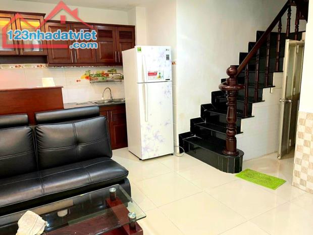 BÁN NHÀ QUẬN 1, PHƯỜNG BẾN THÀNH, 2 CĂN RA MT, 22M2 3 TẦNG 2PN, CHO THUÊ 14TR/TH, 4.5 TỶ H