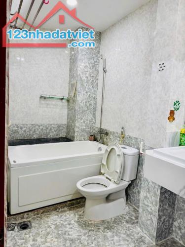 Hot! Nhà TT Q7,Trần Xuân Soạn,4PN,thuê 10tr/th,64.6m2, nhỉnh nhẹ 4T - 3