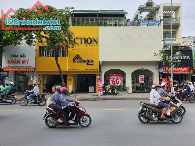 Cho thuê 708 - 710 cách mạng tháng tám, quận tân bình