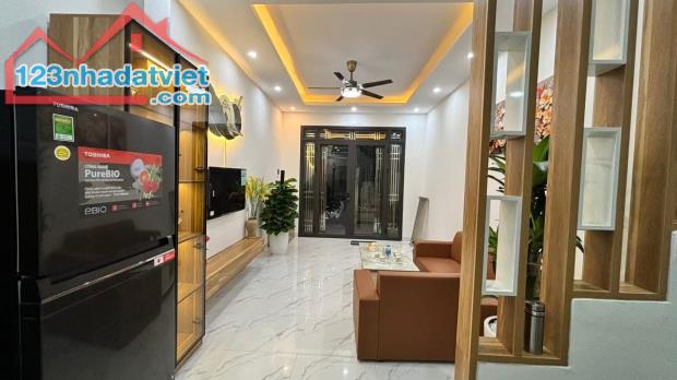 Bán nhà mới xây Đại mỗ, 2 thoáng, thuận tiện giao thông 30m, 5.75 tỷ - 5