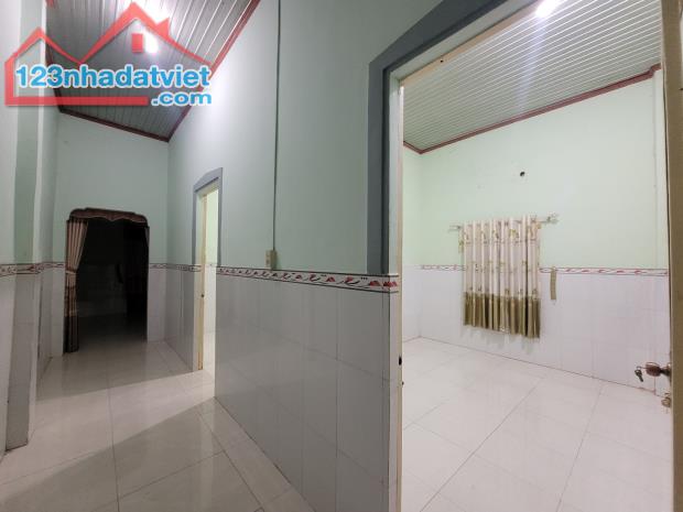 🏡 Bán nhà cấp 4 diện tích 98m2, 2 phòng ngủ – Giá chỉ 2,4 tỷ – Sổ hồng, dọn vào ở ngay! - 2