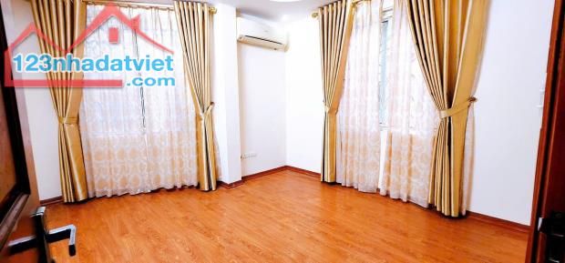 Bán nhà Thanh Bình gần hồ Mỗ Lao, oto đỗ cửa 35m2*4T, lô góc hai thoáng giá chỉ 8.3 tỷ! - 1