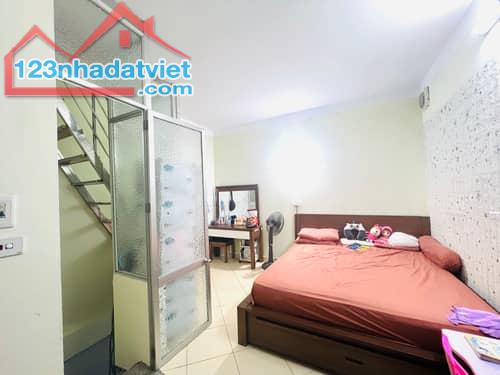 297J6I 🏘️ Nhà Lô Góc Chợ Khâm Thiên, 20m Ra Mặt Chợ, 17m², 4 Tầng, Giá Hấp Dẫn 4.05 Tỷ - 1