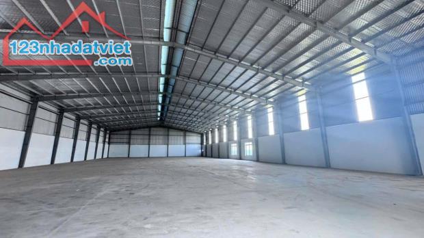 Cho thuê xưởng 1800m2 Khai Quang, Vĩnh Yên giá 55k/m2 .Lh 0399.566.078