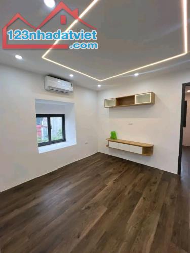 BÁN NHÀ TẬP THỂ THÁI THỊNH, THÁI HÀ, ĐỐNG ĐA, 85 M2 (sổ 39m2), 3 NGỦ, 3.68 TỶ.