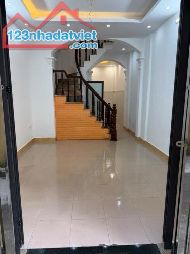 Bán nhà rẻ nhất khu vực Kim Giang, Thanh Trì, 3 bước ô tô ra phố, 4T, DTSD 40m2, 6.4 tỷ - 1