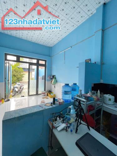 Nhà mới đón tết Hồ Văn Long gần trường THPT Bình Tân hẻm 7m thông 60m2,2Tầng Nhỉnh 3 tỷ - 3