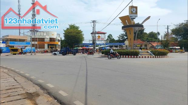 175 mv đất ODT thị trấn , cách vòng xoay chỉ 1km - 1