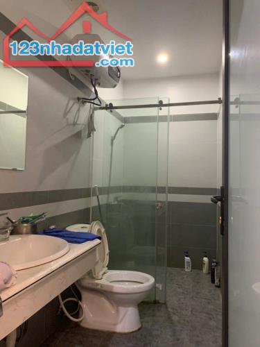 Nhà 3 tầng ô tô vào tận nơi đường Đồng Hoà - 49m2 - Ngõ 4m - 3