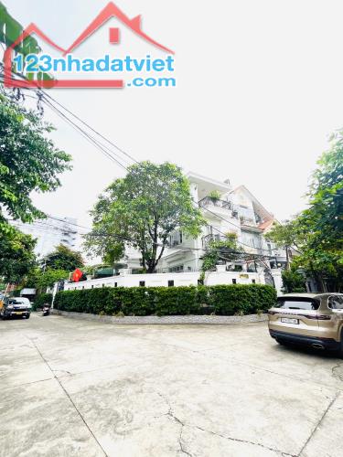 Bán Villa 3MT Khu Compound Thiên Tuế 95 Thảo Điền,Q2 DT:(20mx16m) Trệt 2 Lầu-Giá 80 Tỷ TL - 4