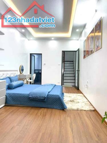 Cho thuê nhà phân lô, ô tô ở phố 8/3 Hai Bà Trưng 35m x 5T giá 16 triệu, nhà đẹp đủ đồ - 2