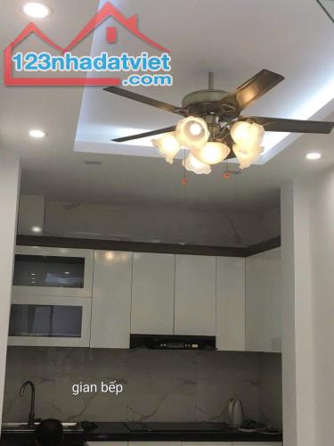 Cho thuê nhà ngõ 120 Kim Giang, 30m2, 3 tầng, 4 ngủ, đủ công năng, 10 Triệu - cho ở GĐ, - 3