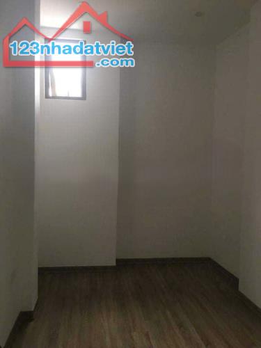 Cho thuê nhà ngõ 120 Kim Giang, 30m2, 3 tầng, 4 ngủ, đủ công năng, 10 Triệu - cho ở GĐ, - 4