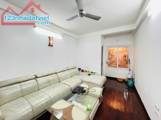 SIÊU PHẨM, PHÂN LÔ MAI DỊCH 50M X 6T, KD, Ô TÔ DỪNG ĐỖ NGÀY ĐÊM, 2 THOÁNG, 15,7 TỶ. - 1