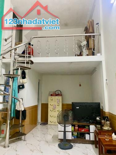 Bán nhà ngõ 336 Nguyễn Trãi, Thanh Xuân, cạnh ĐH KHTN, gần phố,  32m2 chỉ 4,5 tỷ