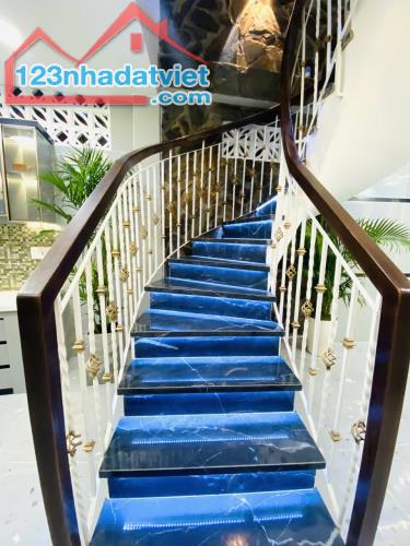 Bán nhà đẹp đón tết Hậu Giang, P12 ,Q6, nở tiền 7.3m x 11.5m, 6.5 tỷ