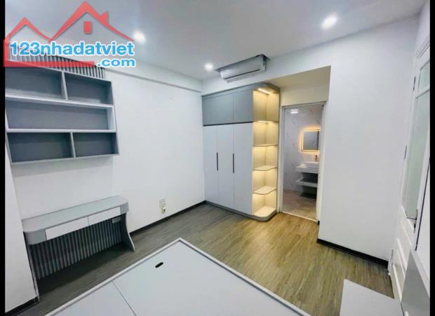 4,25 tỷ chung cư mặt phố Phạm Văn Đồng 78m2,gần công viên,trung tâm thương mại,hồ,sân bóng - 1