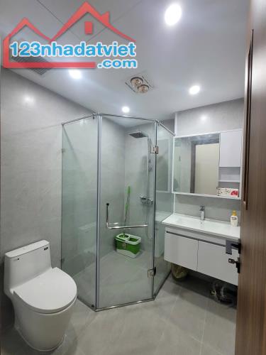 * Nhà Nguyễn Văn Cừ - Ngõ ô tô - Cách cầu Chương Dương 850m - 45m2*6T*4m, thang máy - 4