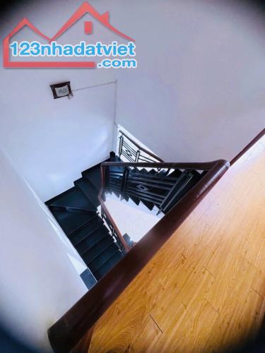 BÁN NHÀ 2 LẦU BTCT HBC 64M2; 4,7 TỶ; NGANG 4M; 3PN GẦN ĐH LUẬT, GIGAMALL - 4